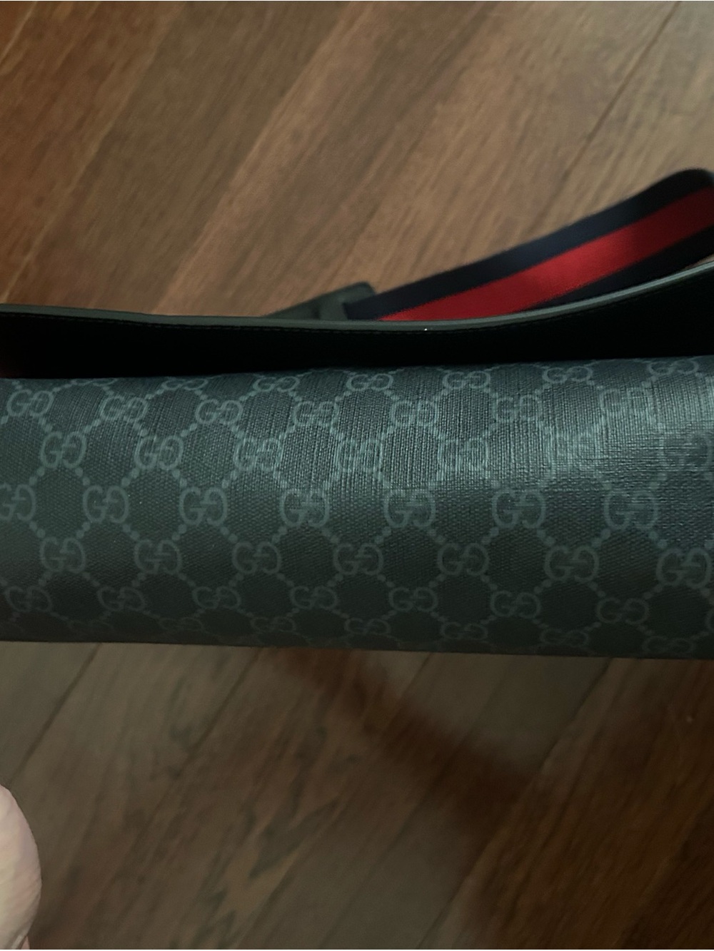 Gucci Black GG Supreme Messenger Bag with Colorful Patch Motifs - Picture 3 of 5
